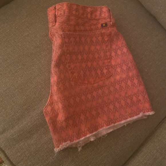 Woman’s Lucky Cut-Off Jean Shorts - Picture 3 of 3